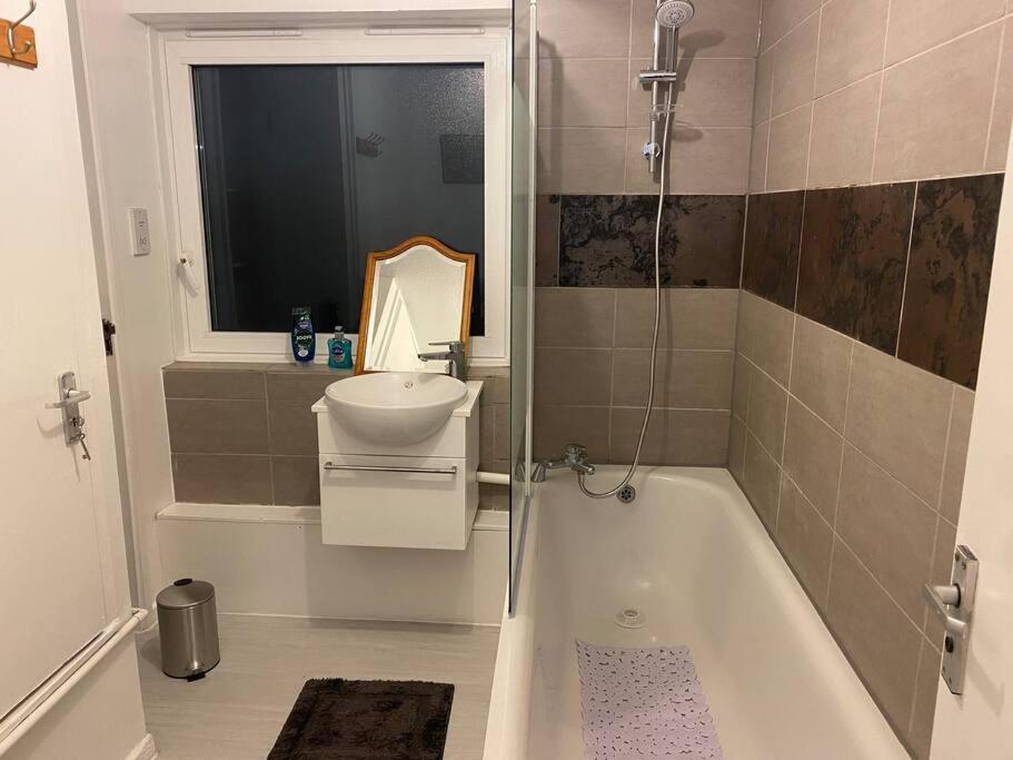 2 Bedroom Flat Camberwell Grove لندن المظهر الخارجي الصورة